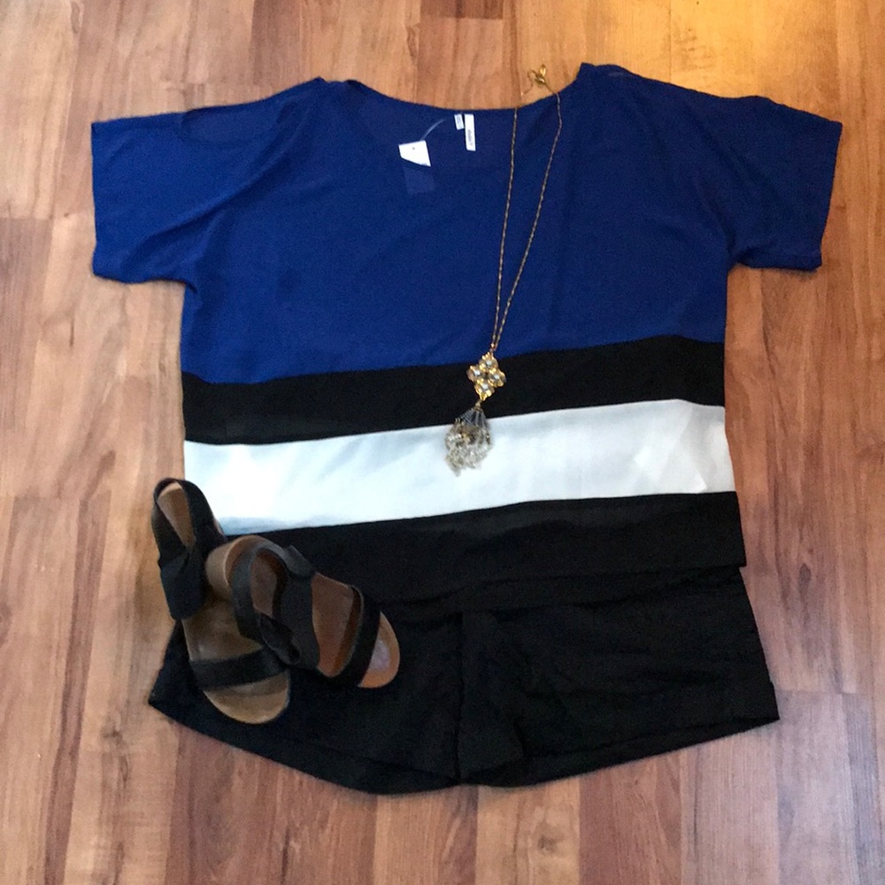 NWT Maurices top size large